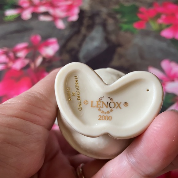 Lenox July-Snowy Patriot Snowman - Picture 4 of 4